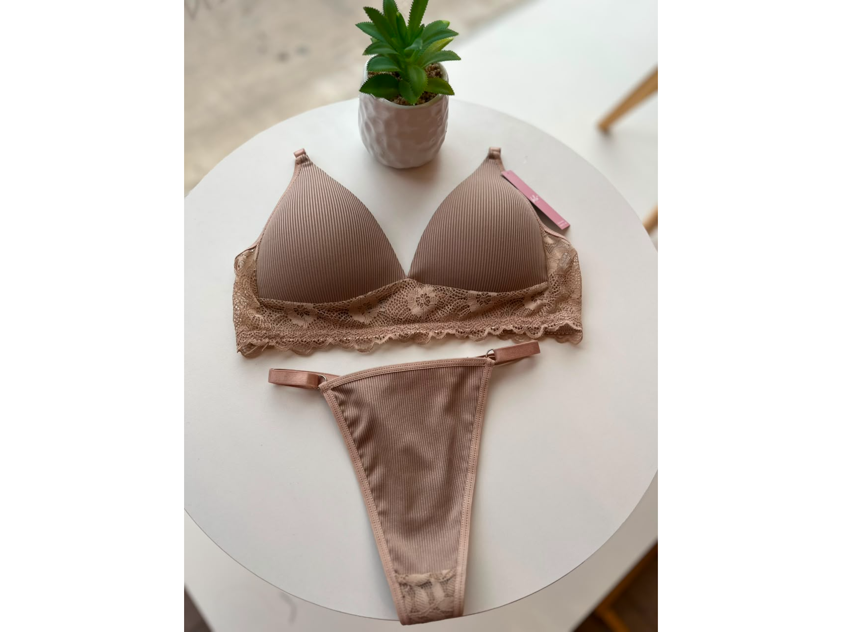 CONJUNTO TRIANGULO MORLEY BEIGE