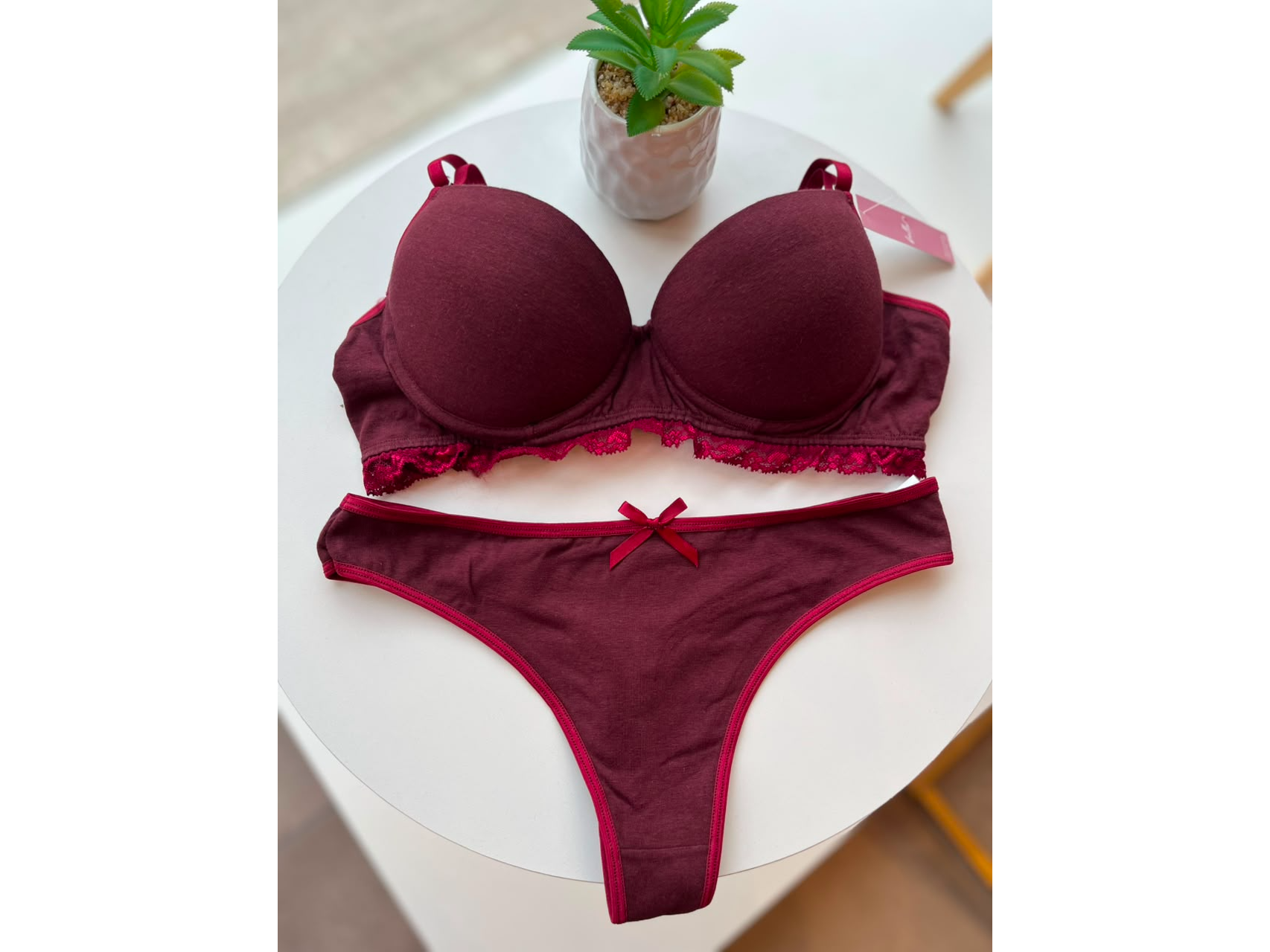 CONJUNTO CON ARCO DE ALGODON BORDO