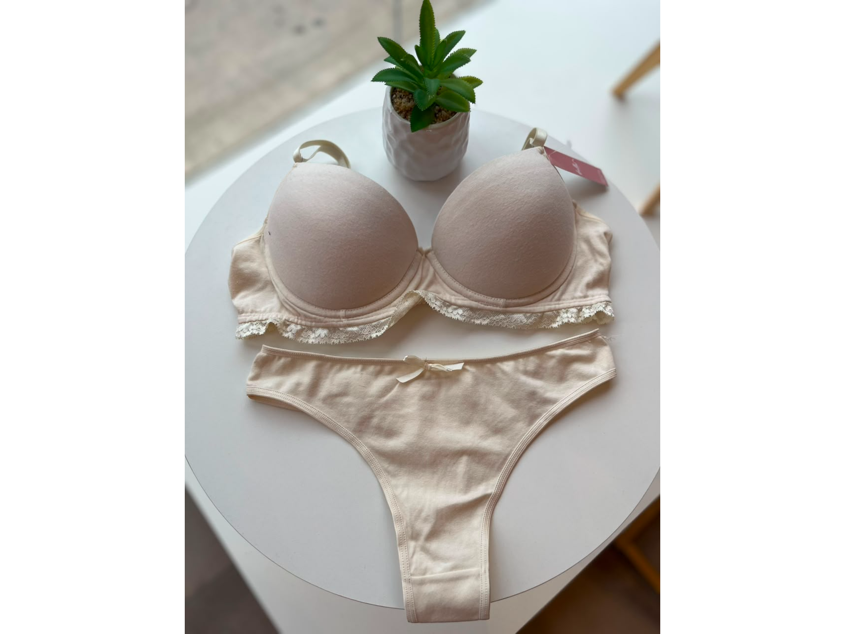 CONJUNTO CON ARCO DE ALGODON NATURAL