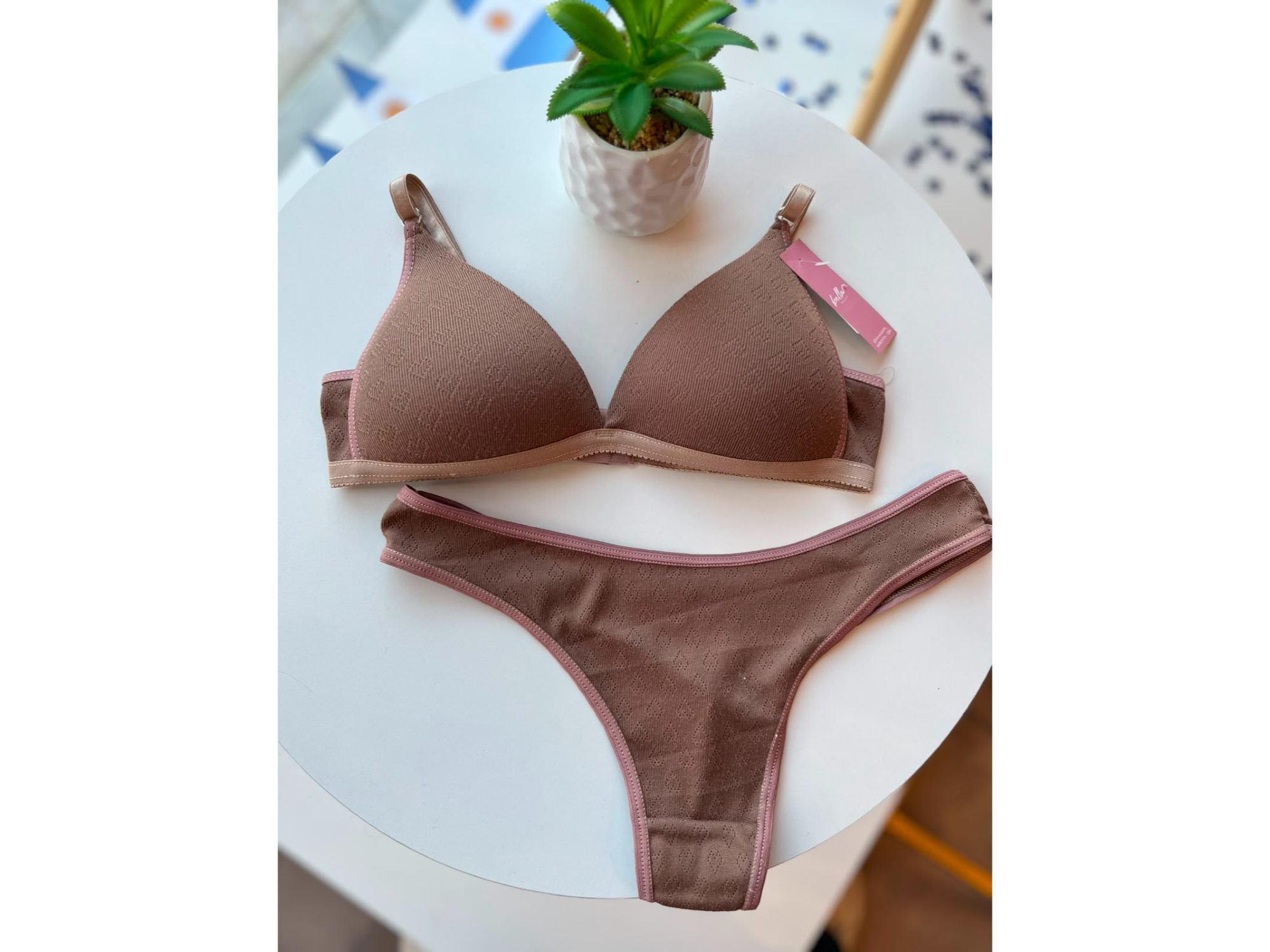 Conj. triangulo de broderi. BEIGE