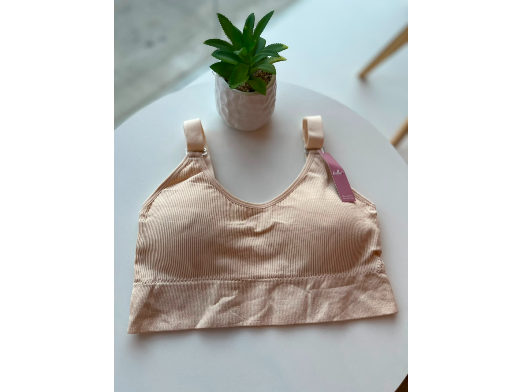 TOP DEPORTIVO SIN BROCHE . NATURAL