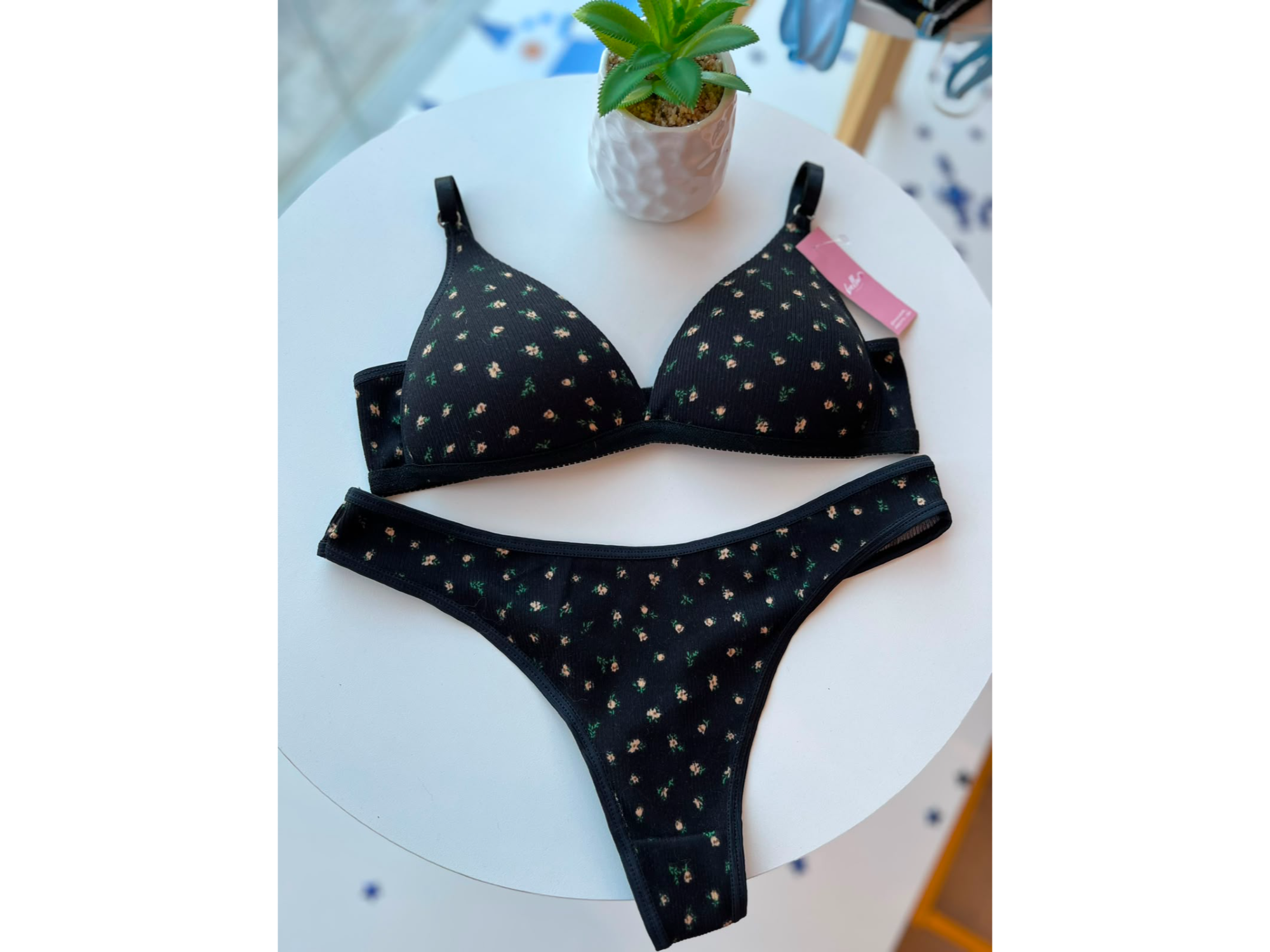 CONJUNTO TRIANGULO DE MORLEY. NEGRO