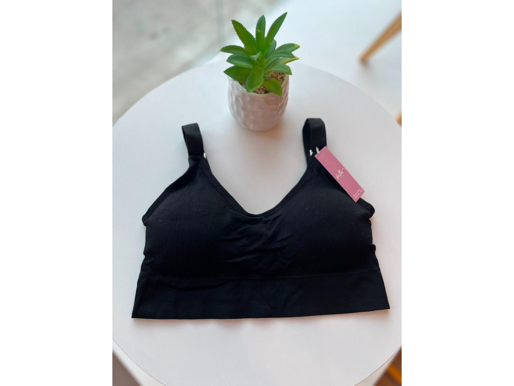 TOP DEPORTIVO SIN BROCHE . NEGRO