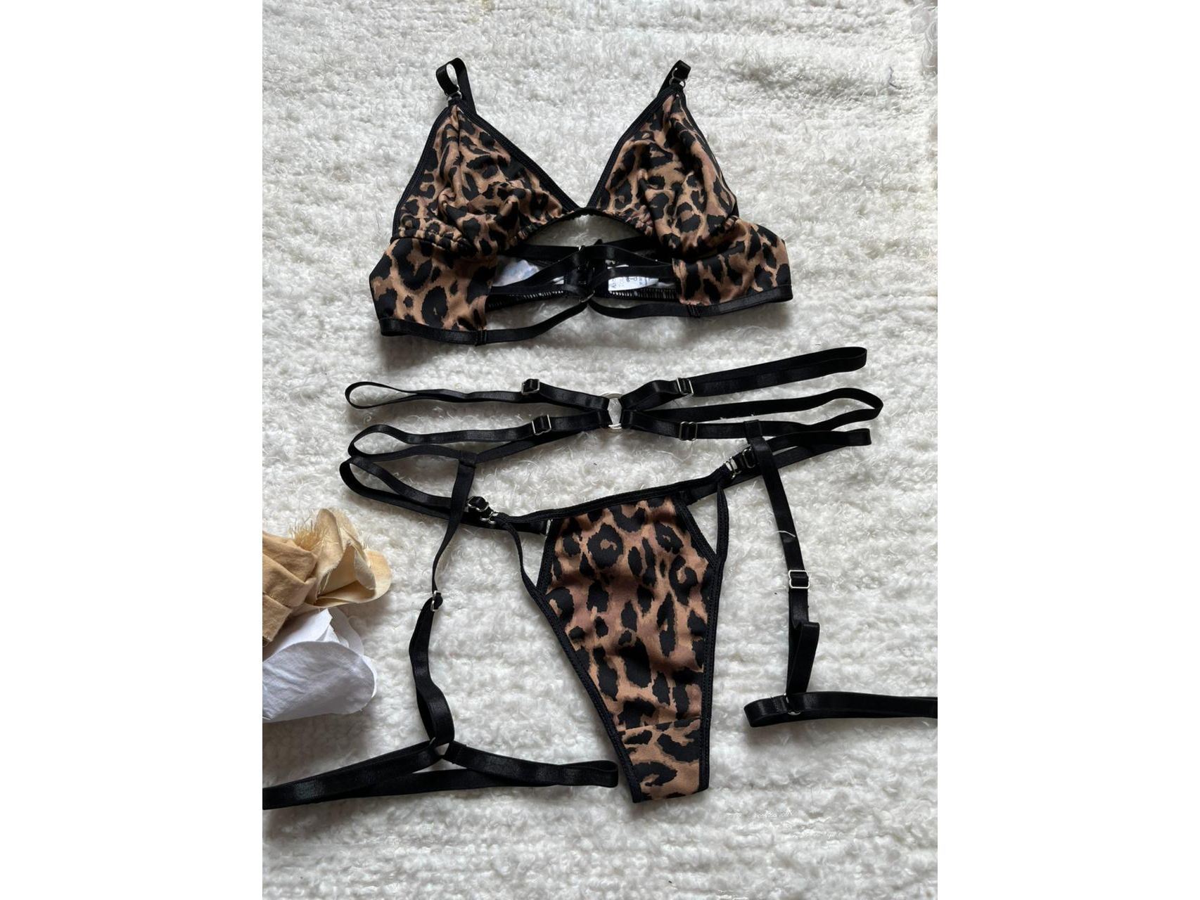 CONJUNTO ANIMAL PRINT. SIN ARNES de Lenceria Bella