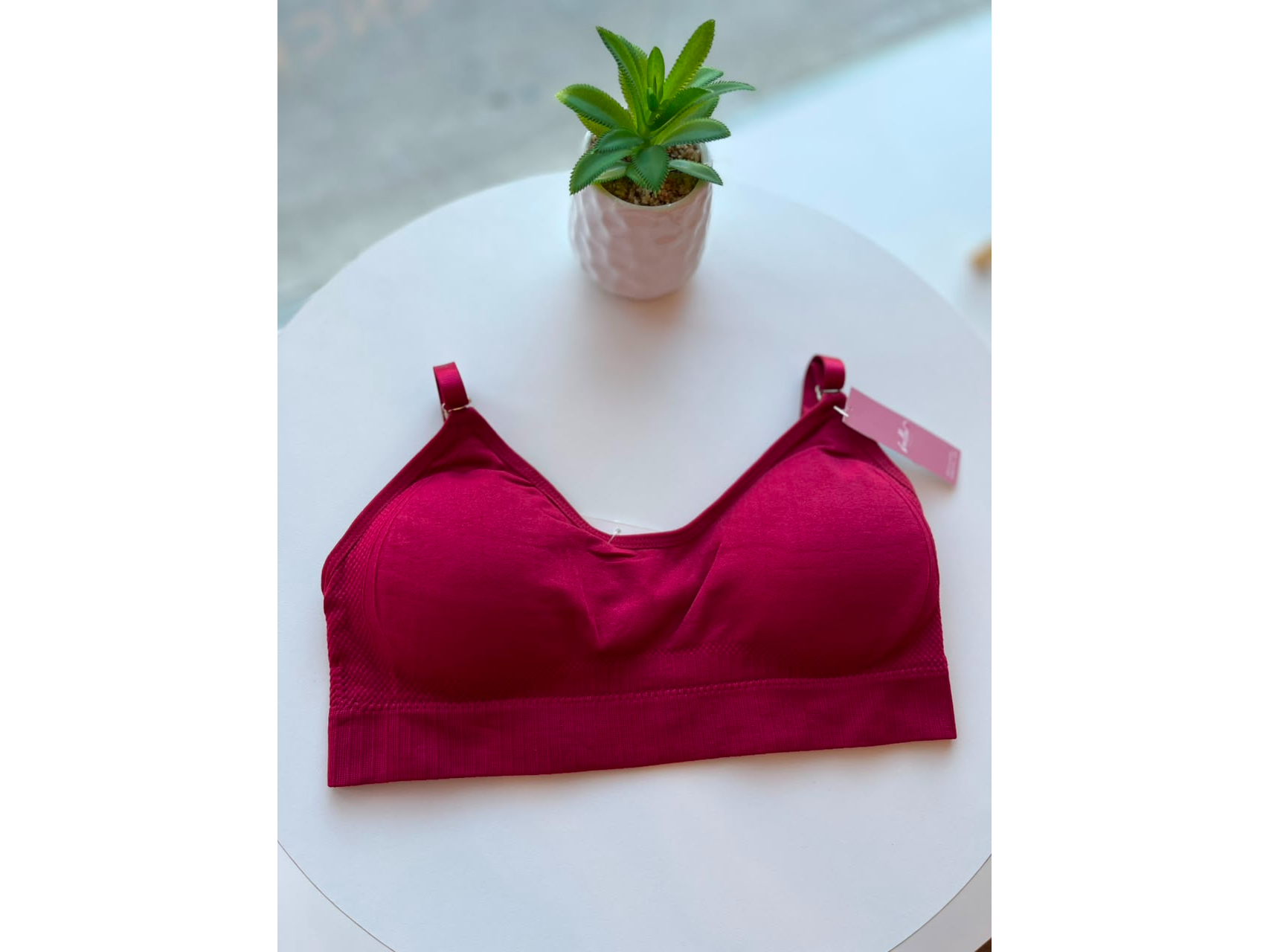 TOP DEPORTIVO SIN BROCHE . BORDO