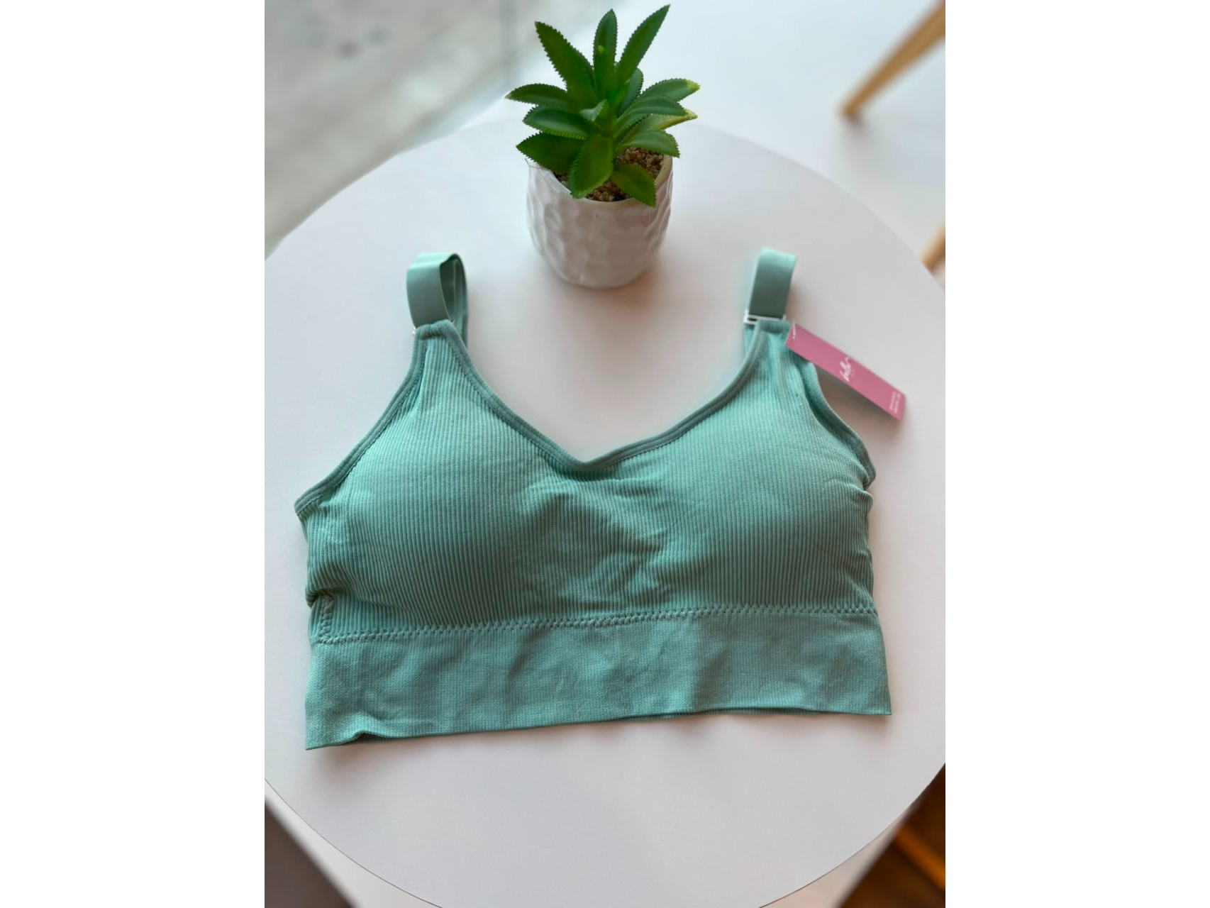 TOP DEPORTIVO SIN BROCHE . VERDE