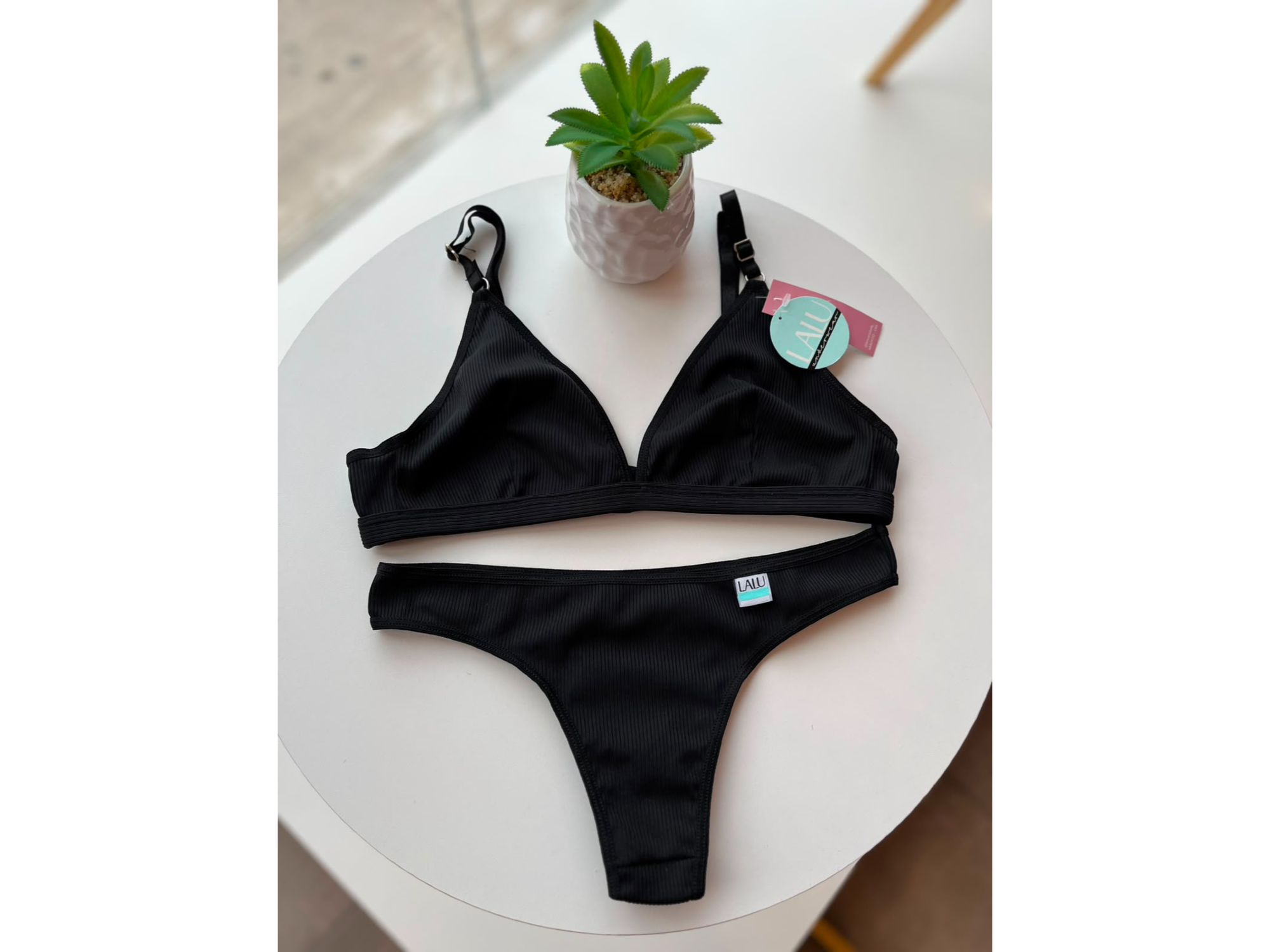 CONJUNTO SIN ARMAR DE MORLEY LALU. NEGRO