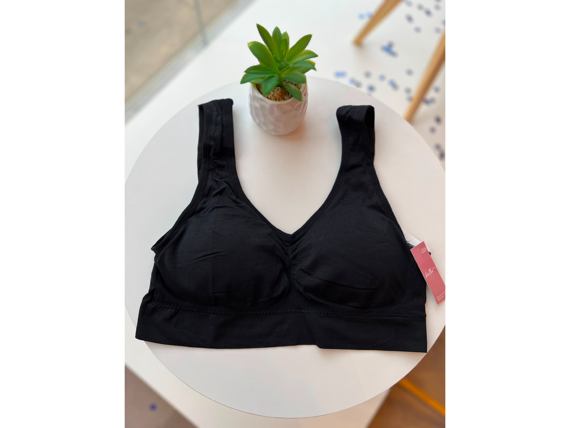 TOP DEPORTIVO TALLE ESPECIAL. NEGRO