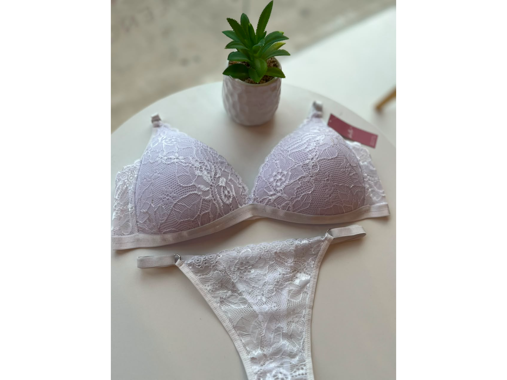 CONJUNTO TRIANGULO DE ENCAJE. BLANCO