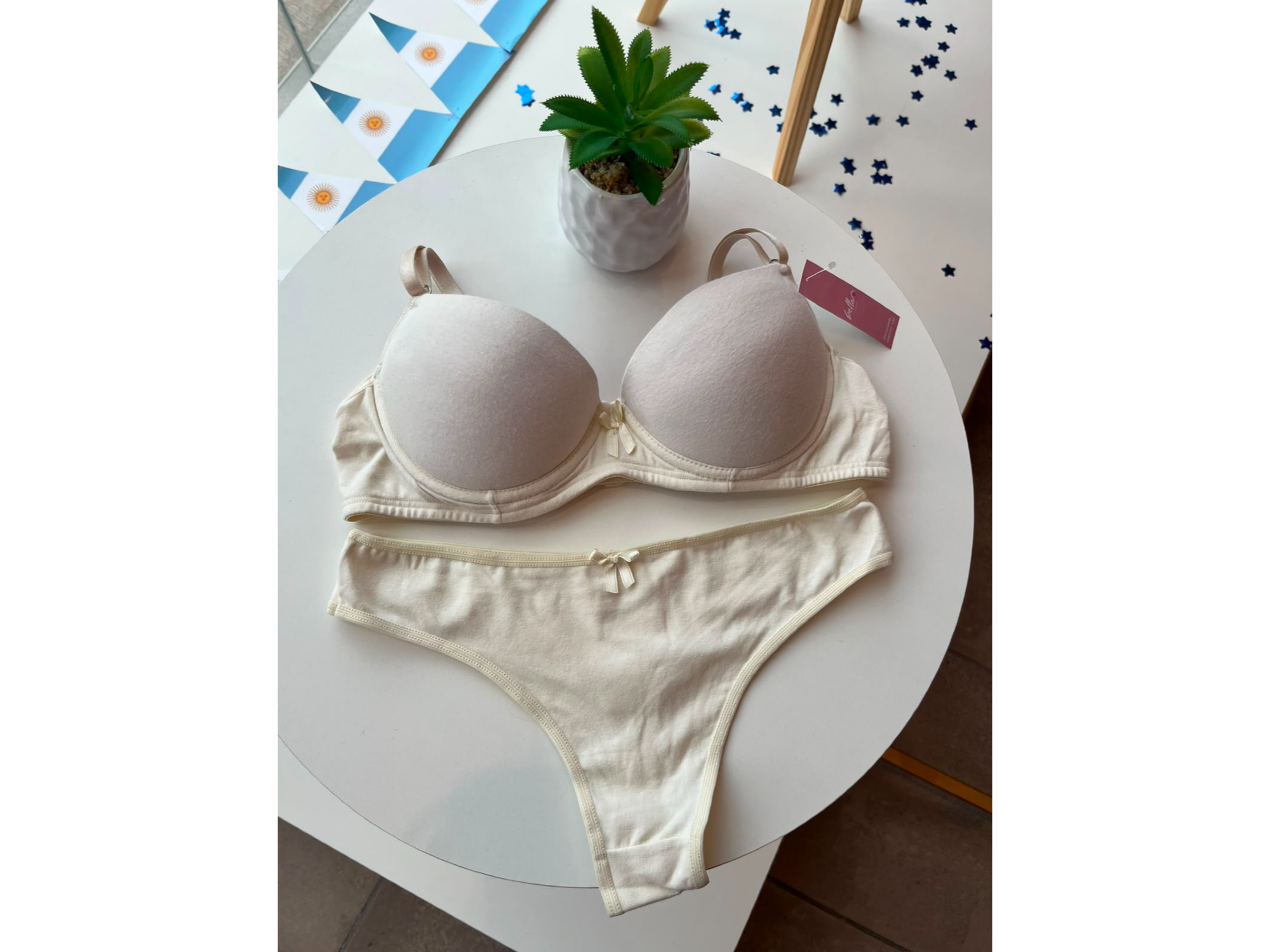 CONJUNTO CON ARCO DE ALGODON. NATURAL