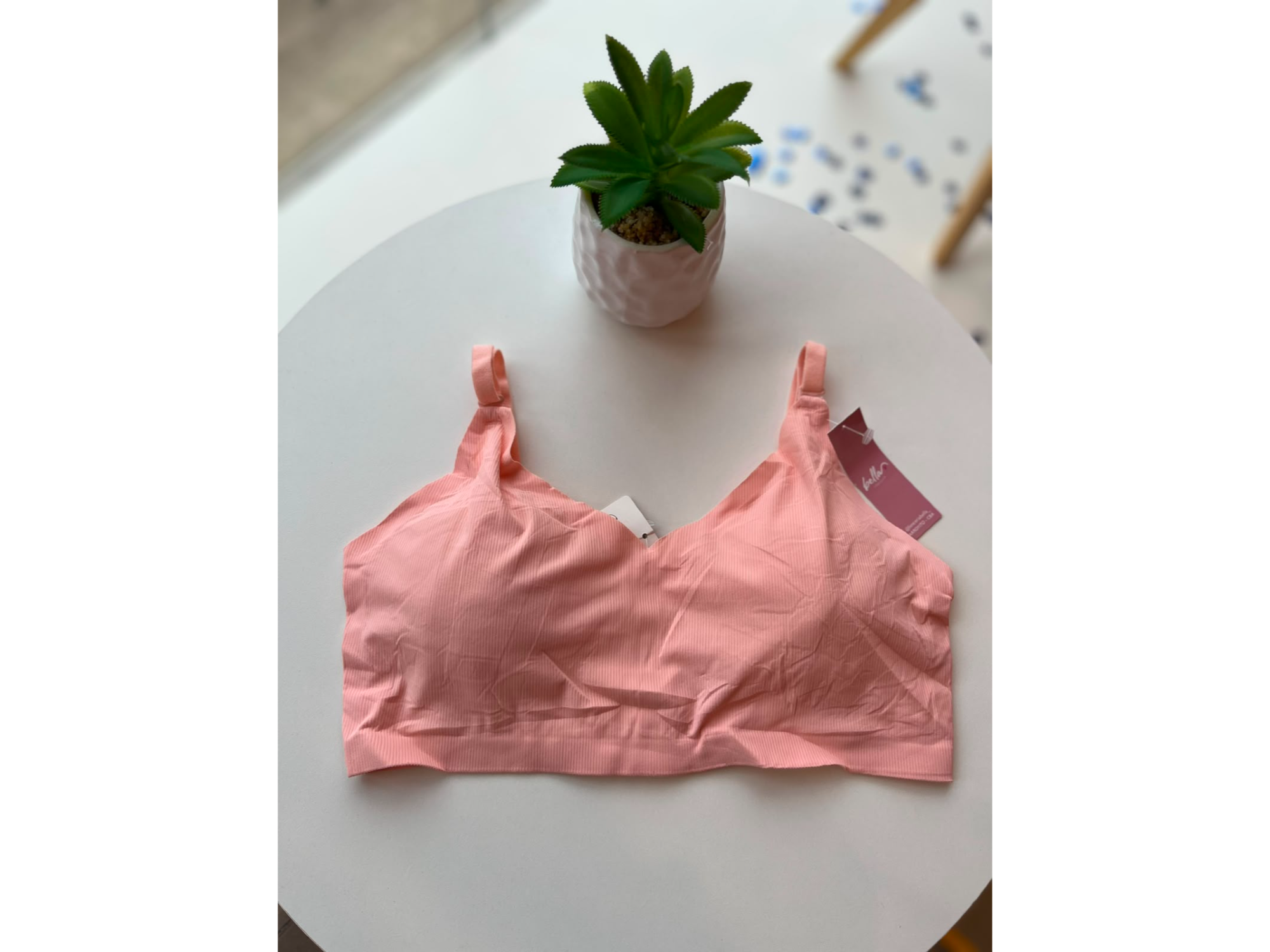 TOP SEGUNDA PIEL CON PRENDEDOR ATRAS. ROSA