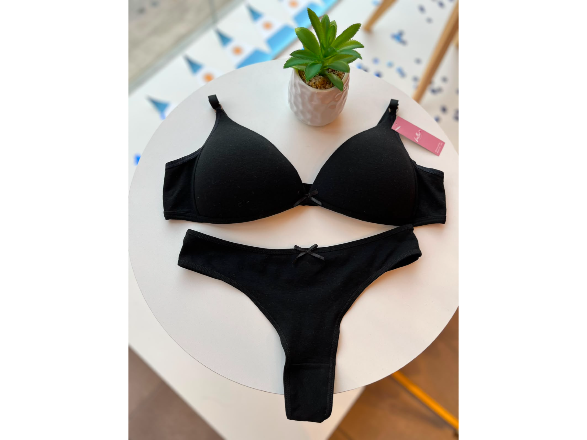 CONJUNTO TRIANGULO ALGODON. NEGRO