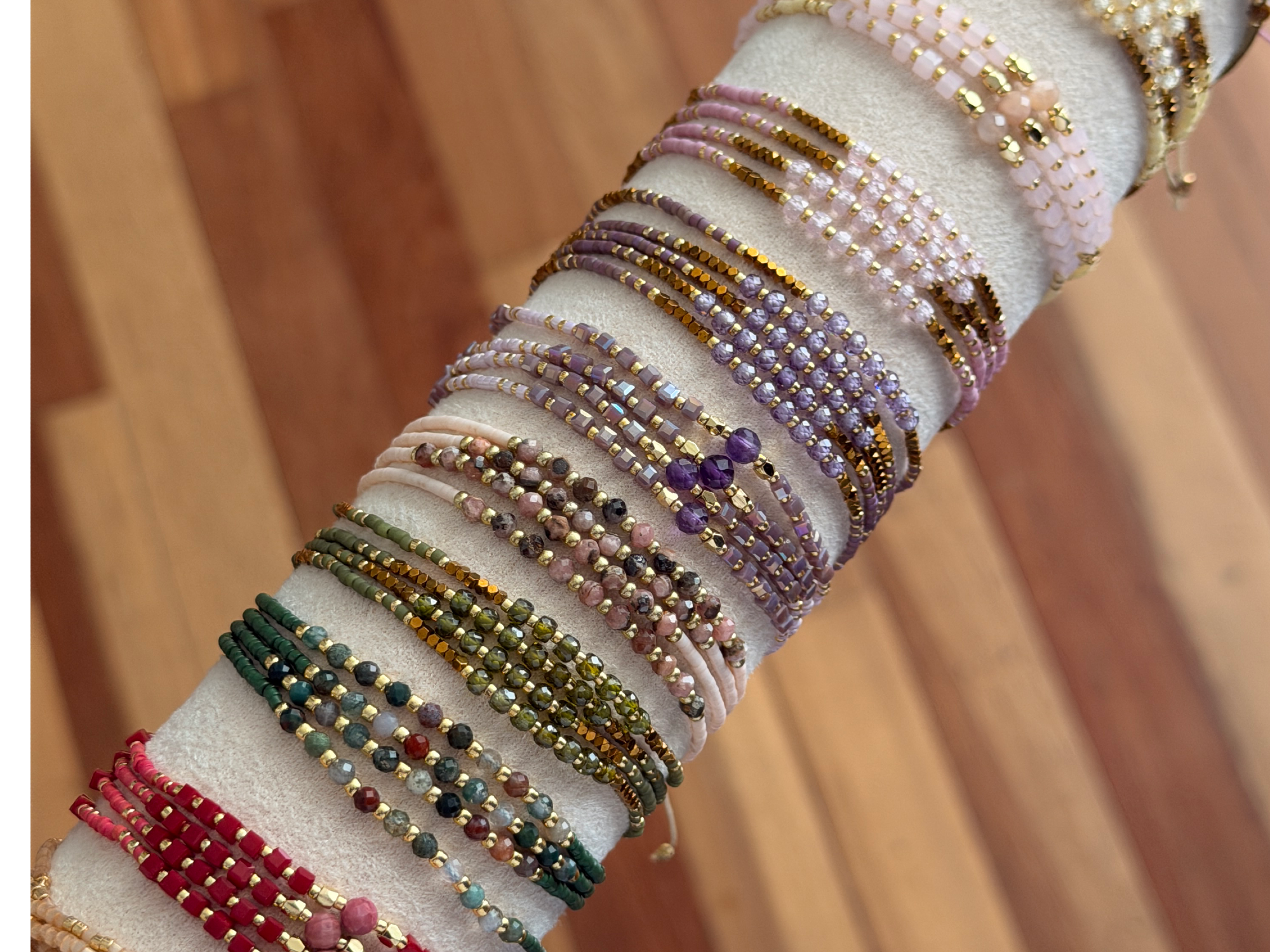 Pulseras de Hilo y Piedra