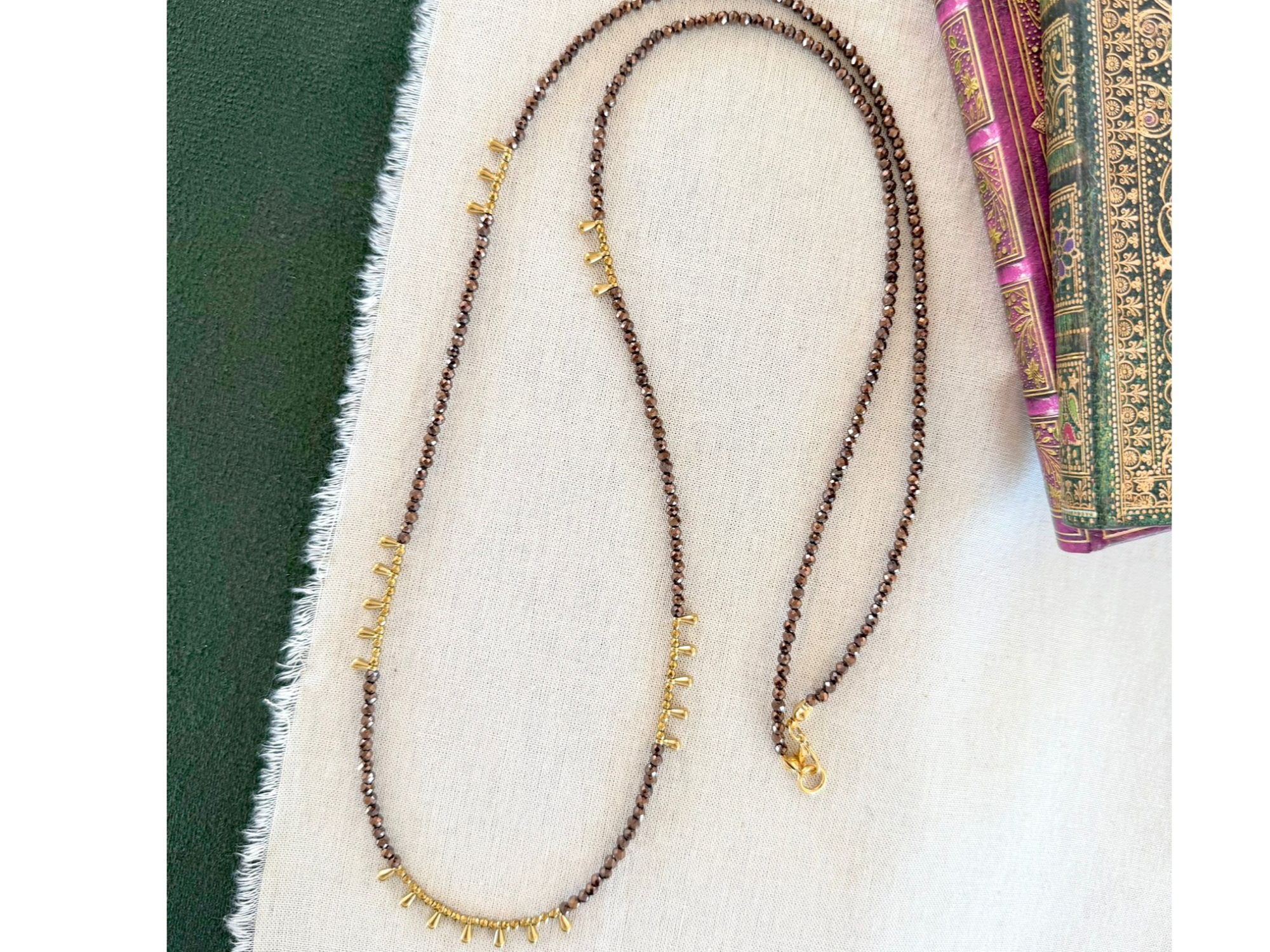 Collar Bapur