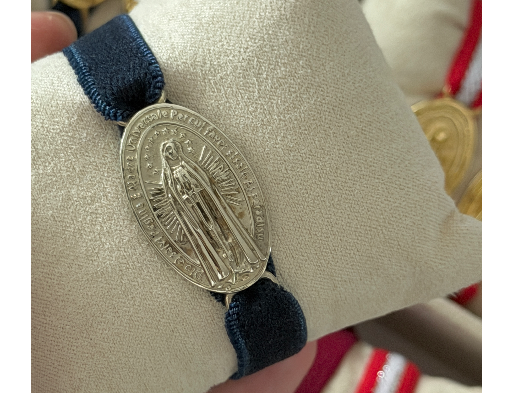 Pulsera Madonna Alpaca (Azul)