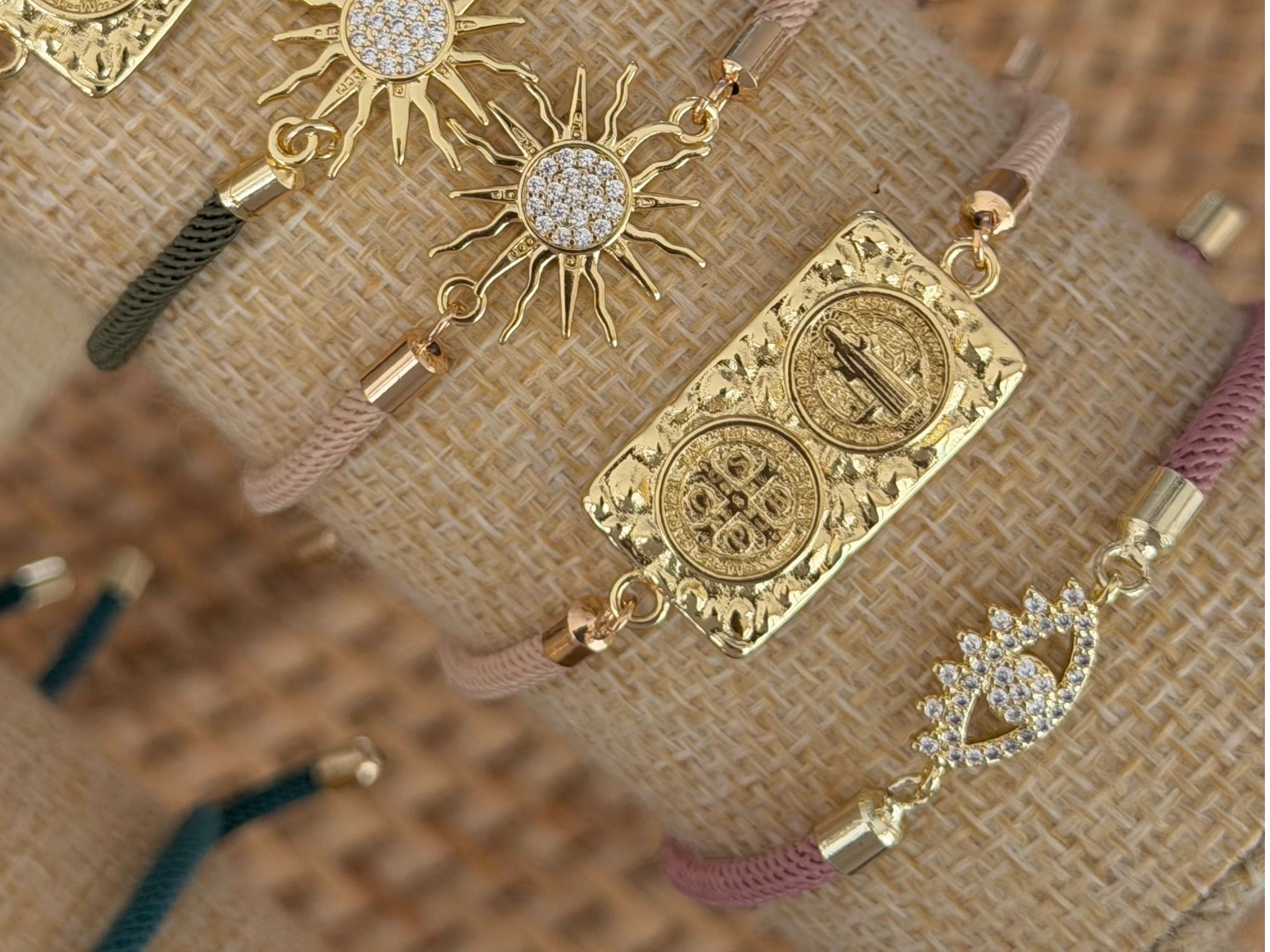 Pulseras Gold Filled Cordón Beige y Rosa