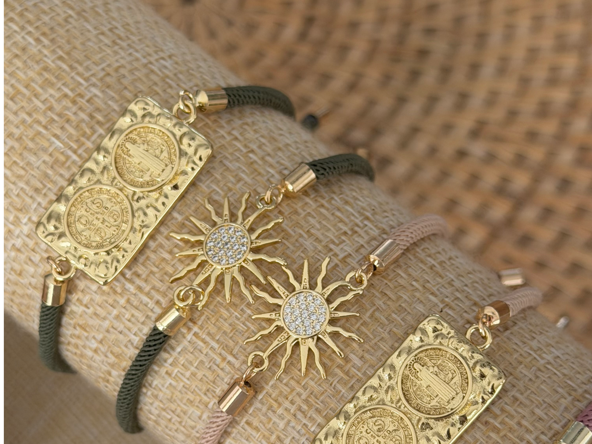 Pulsera Gold Filled  Cordón Verde Seco