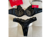 Conjunto desarmado de encaje con aro y cola less corte V