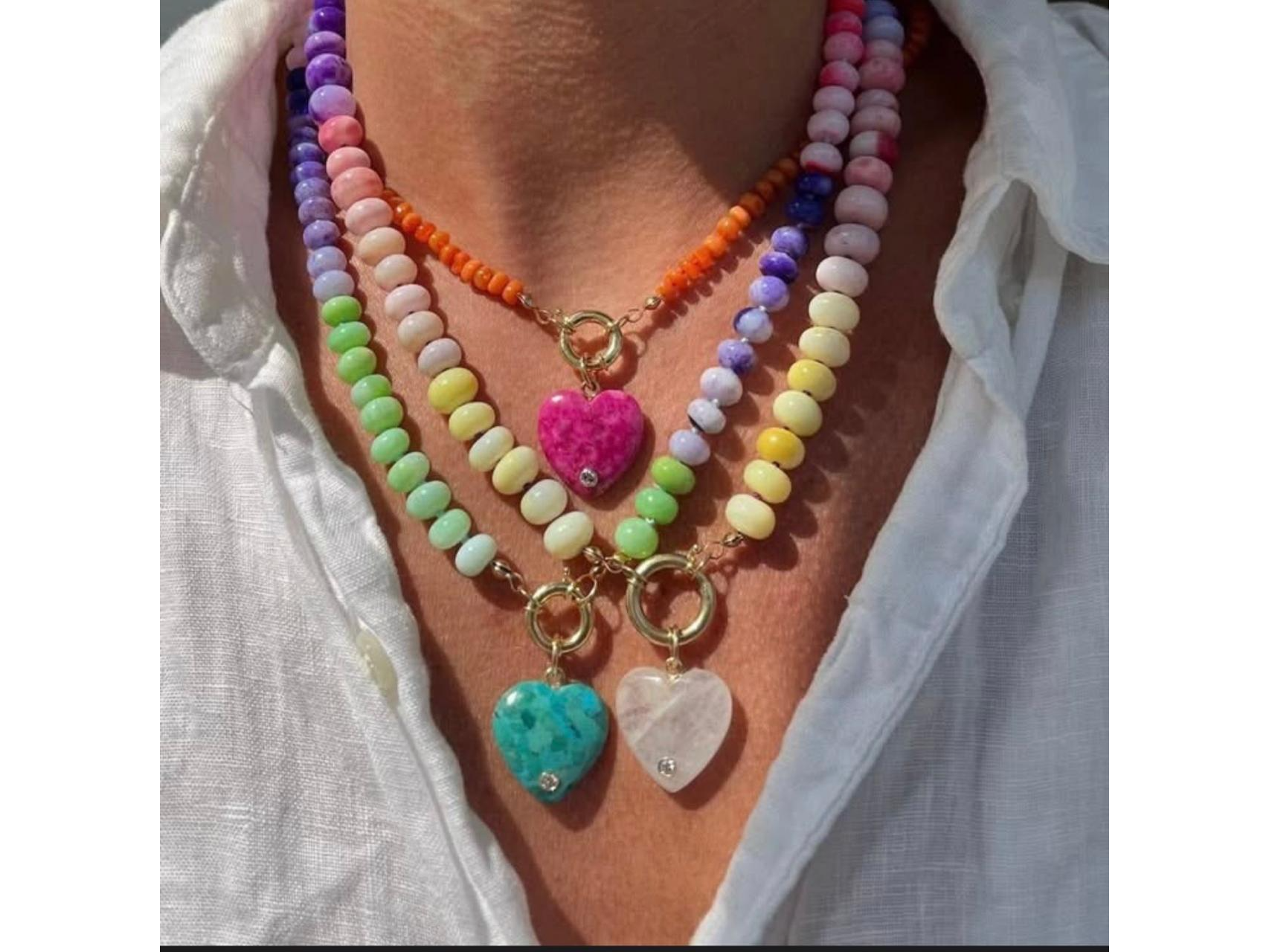 Collar Tricolor con Corazones de Aurora goyas de autor