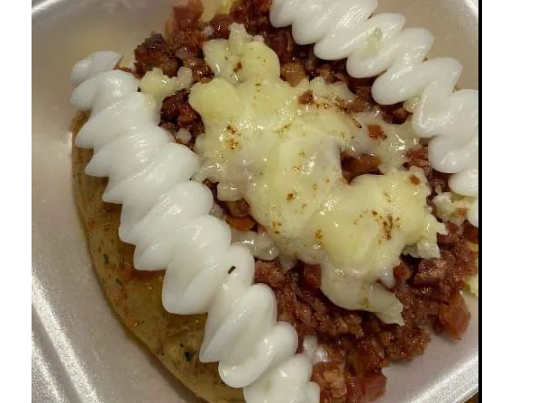 Papas rellenas de carne desmenuzada