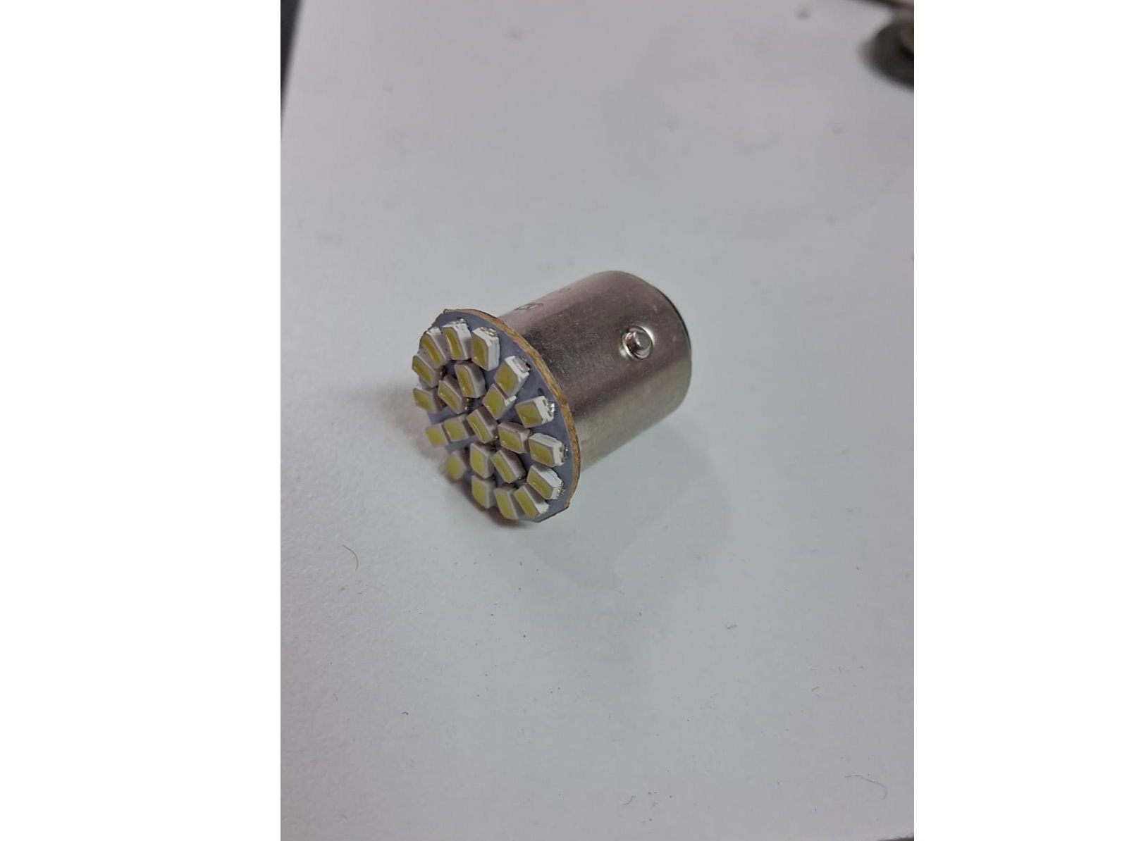 LAMPARA LED TRASERA BLANCA