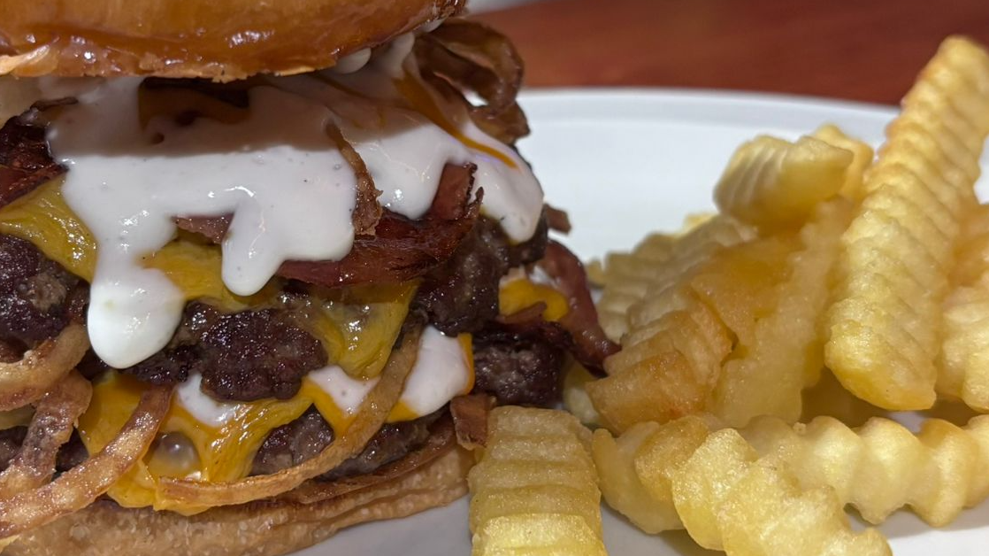 HAMBURGUESAS CON PAPAS CRINKLE