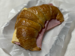 Medialuna C/ Jamón y Queso