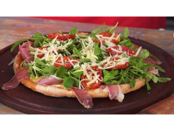 RUCULA, CRUDO Y CHERRY