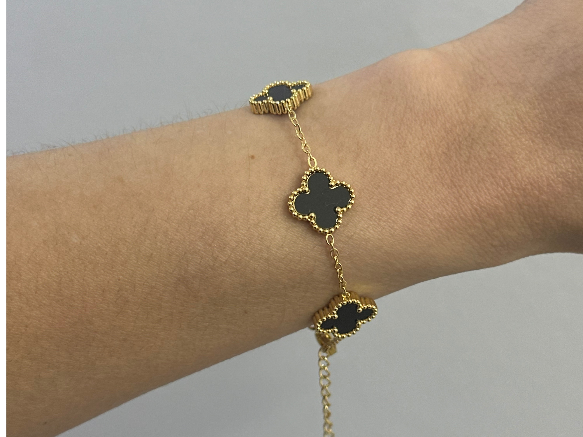 Pulsera trébol negro