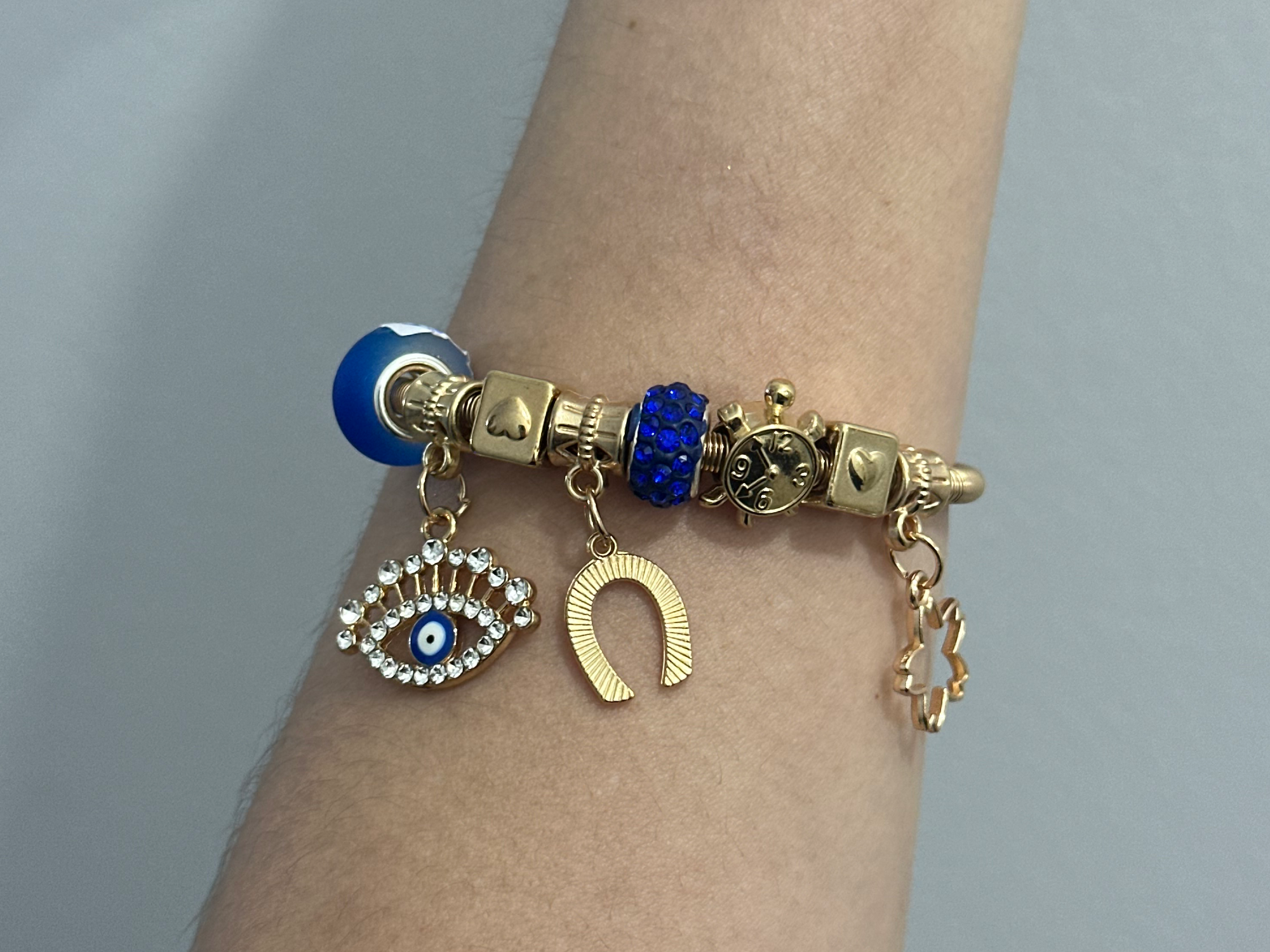 Pulsera elastizada con dijes