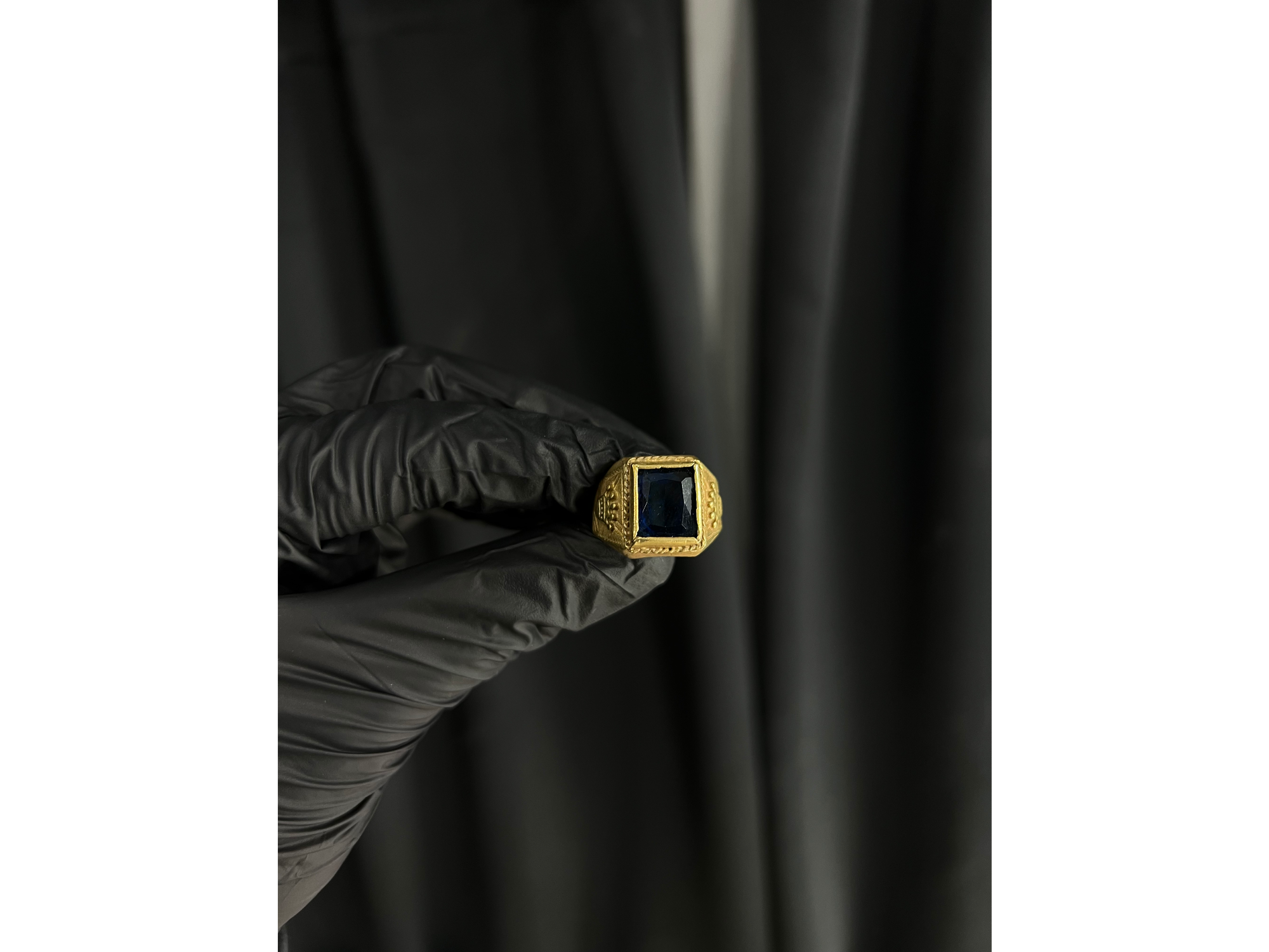 Anillo Carreta Rolex - Piedra azul - Oro Bajo