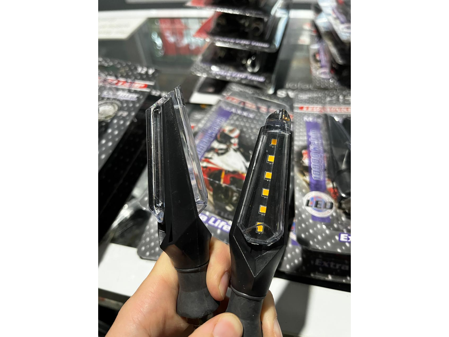 FARO DE GIRO LED SIMIL CARBONO JGO.