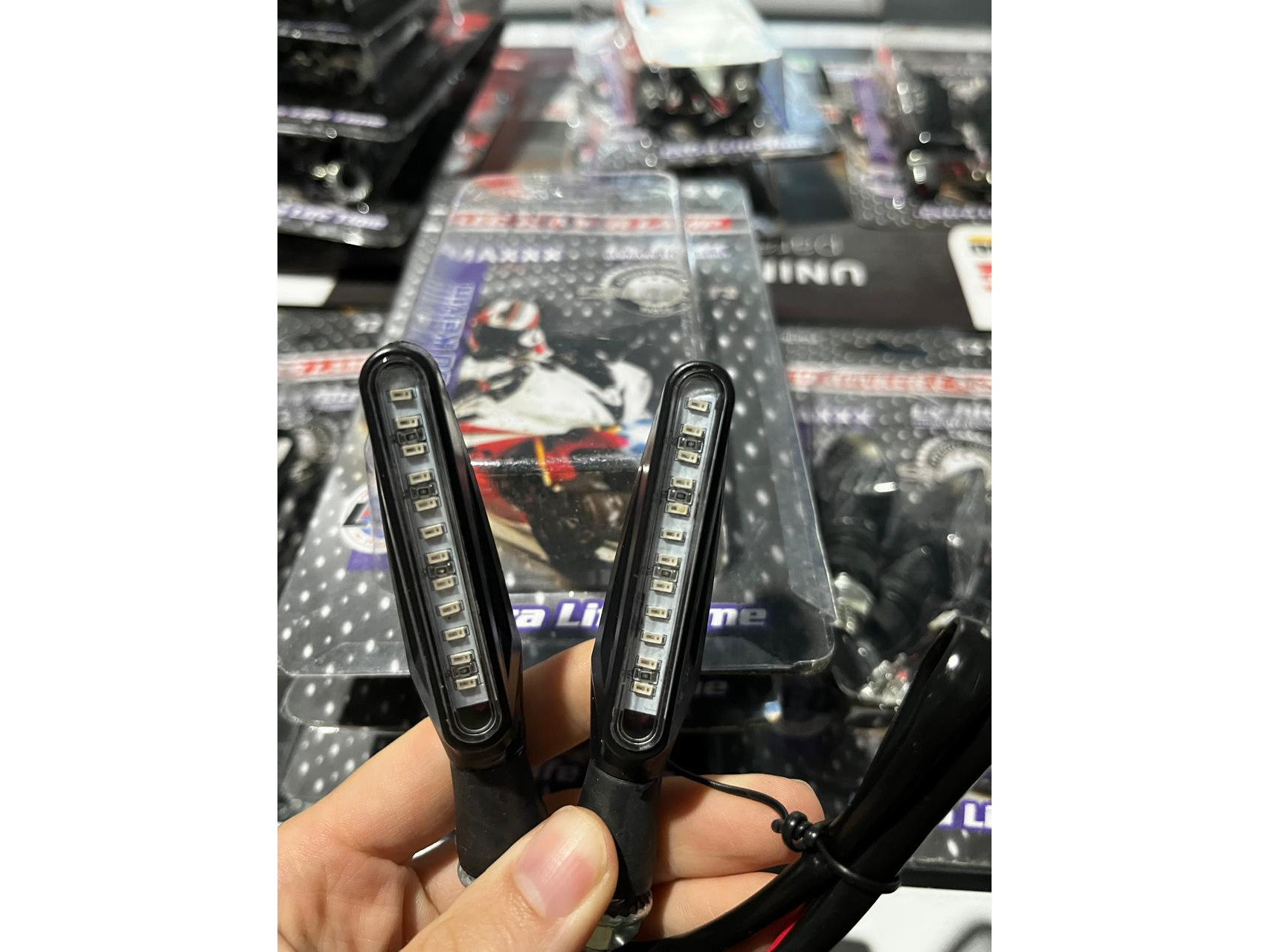 FARO DE GIRO LED SIMIL CARBONO JGO.