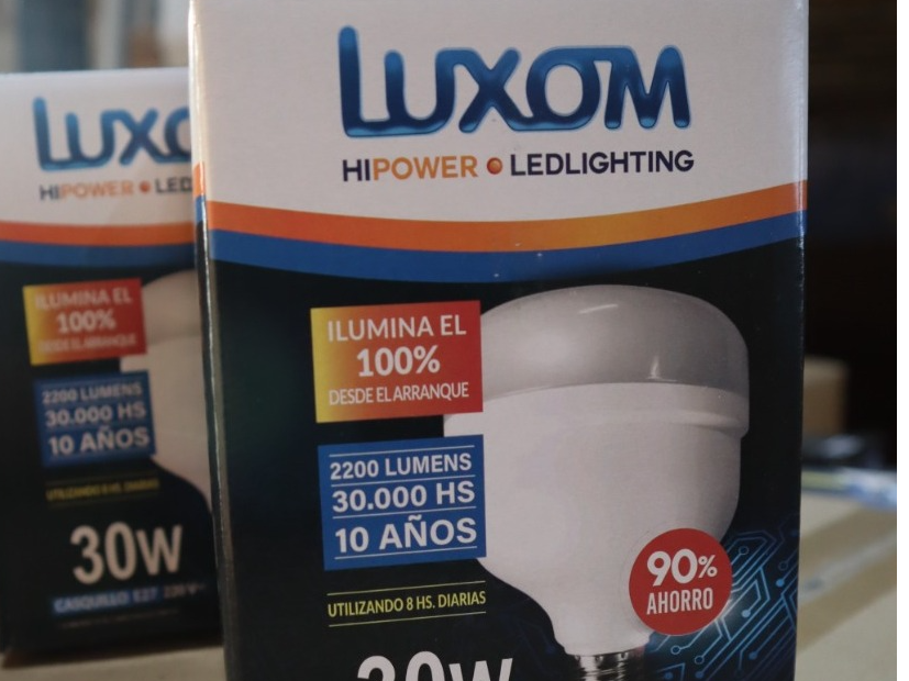 Lampara led LUXOM