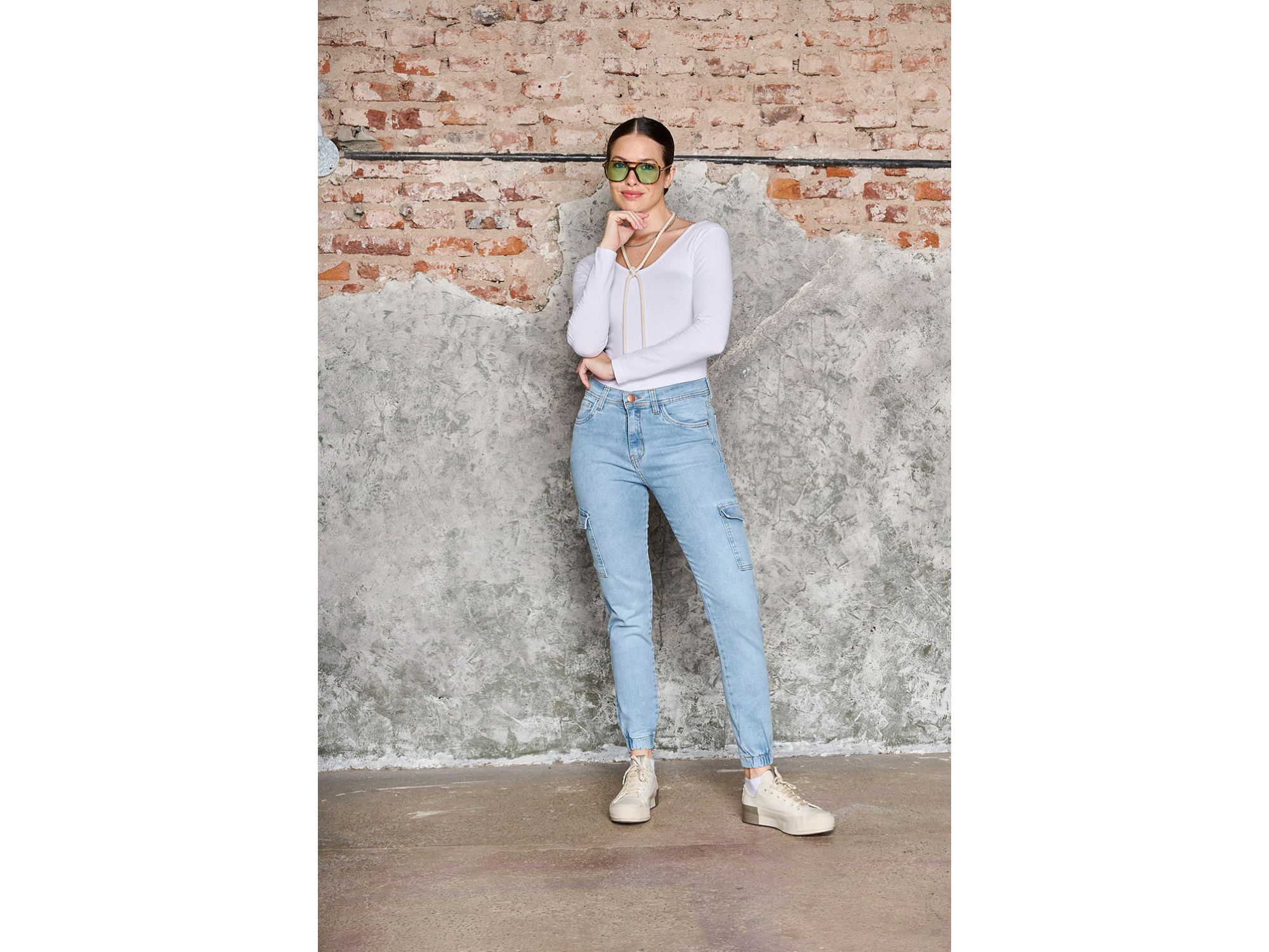 CARGO CON PUÑO CELESTE