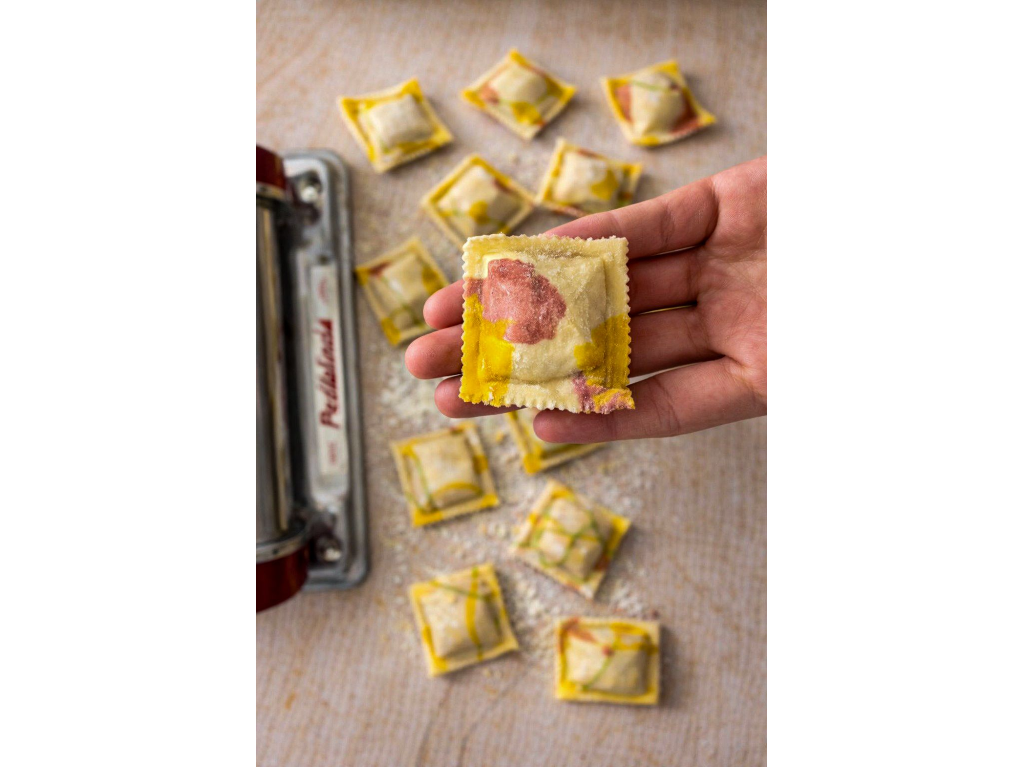RAVIOLONES DE BONDIOLA A LA CERVEZA NEGRA CON MUZZARELLA KETO