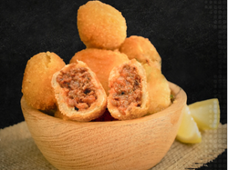 Mini croquetas con bolognesa