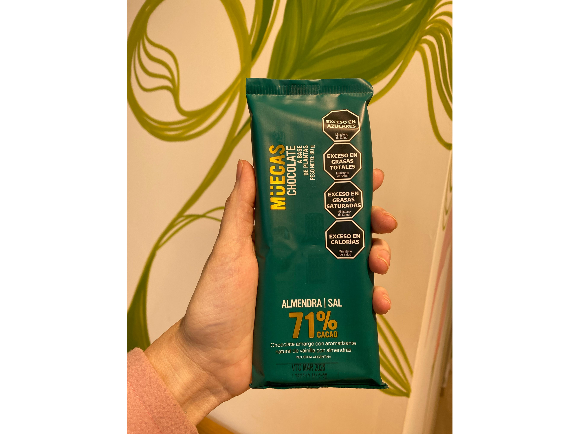 CHOCOLATE 71% ALMENDRA Y SAL (Muecas)