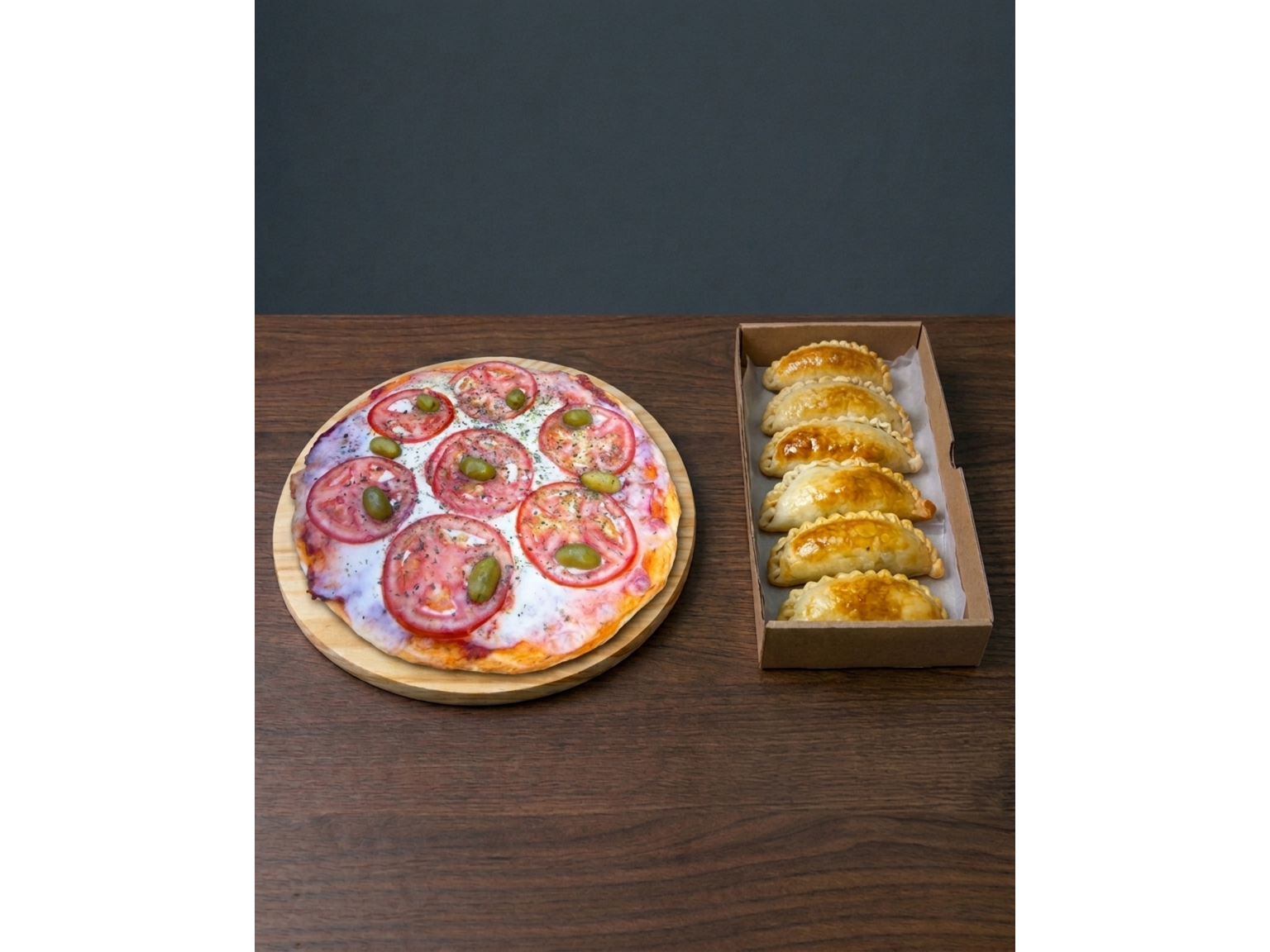 1 Pizza A Elección + 1/2 Docena de Empanadas A Elección
