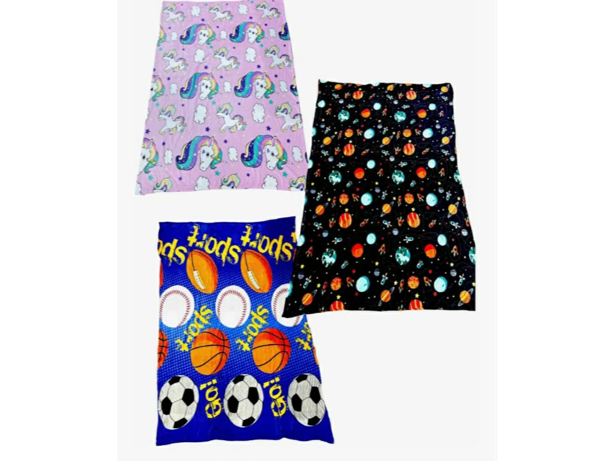 MAN-MANTA DE PLUSH ESTAMPADA