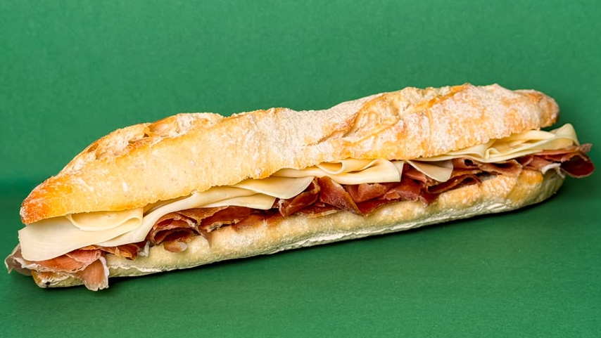 Sándwich en baguette rústica