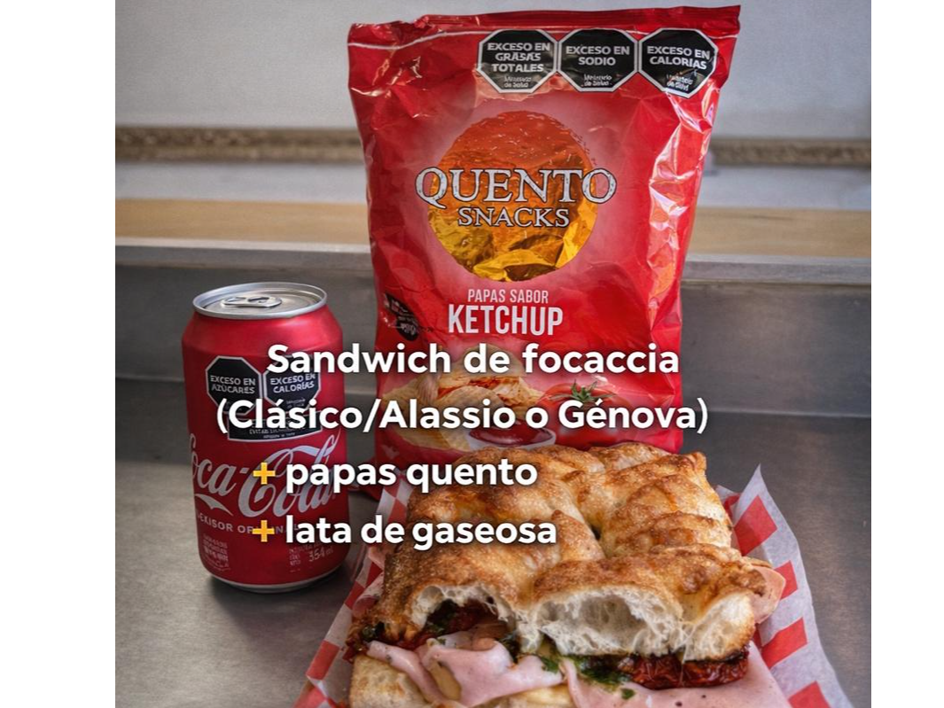 Sandwich + papas + lata de gaseosa