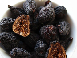 Higos negros grandes