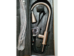 GRIFERIA PICO EXTENSIBLE CON DOBLE SALIDA SATINADA