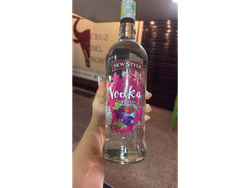 New Style Vodka Frutos Rojos