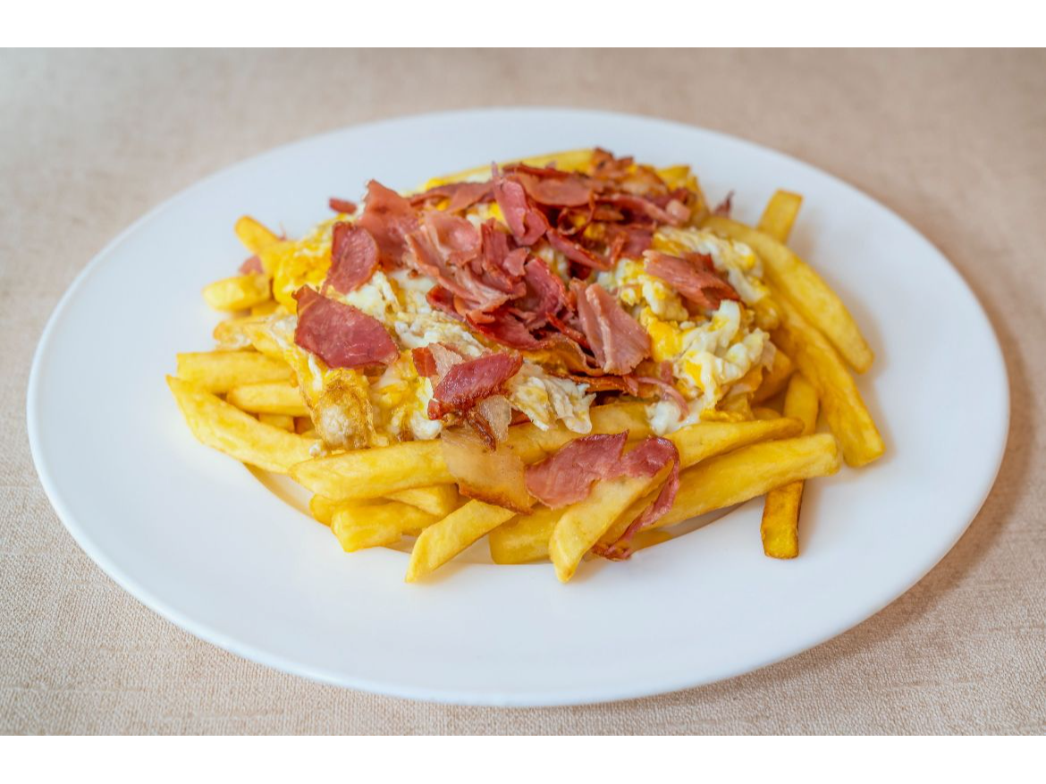 PAPAS CON PANCETA Y HUEVO