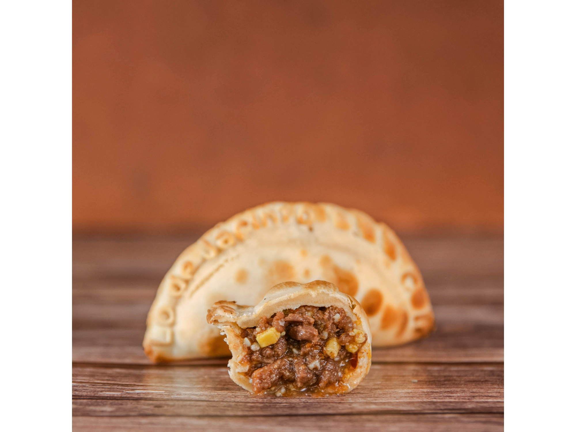 CARNE SUAVE - CAJA X 17 UNIDADES (CADA UNIDAD TRAE 4 EMPANADAS)