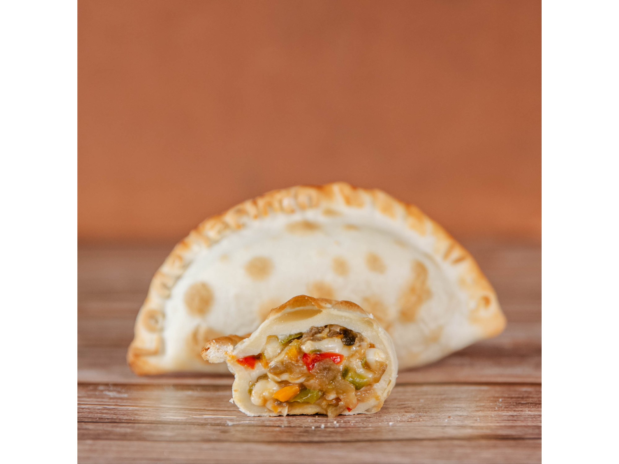 EMPANADA VERDURAS AL WOK EN CAJA X 30 UNIDADES