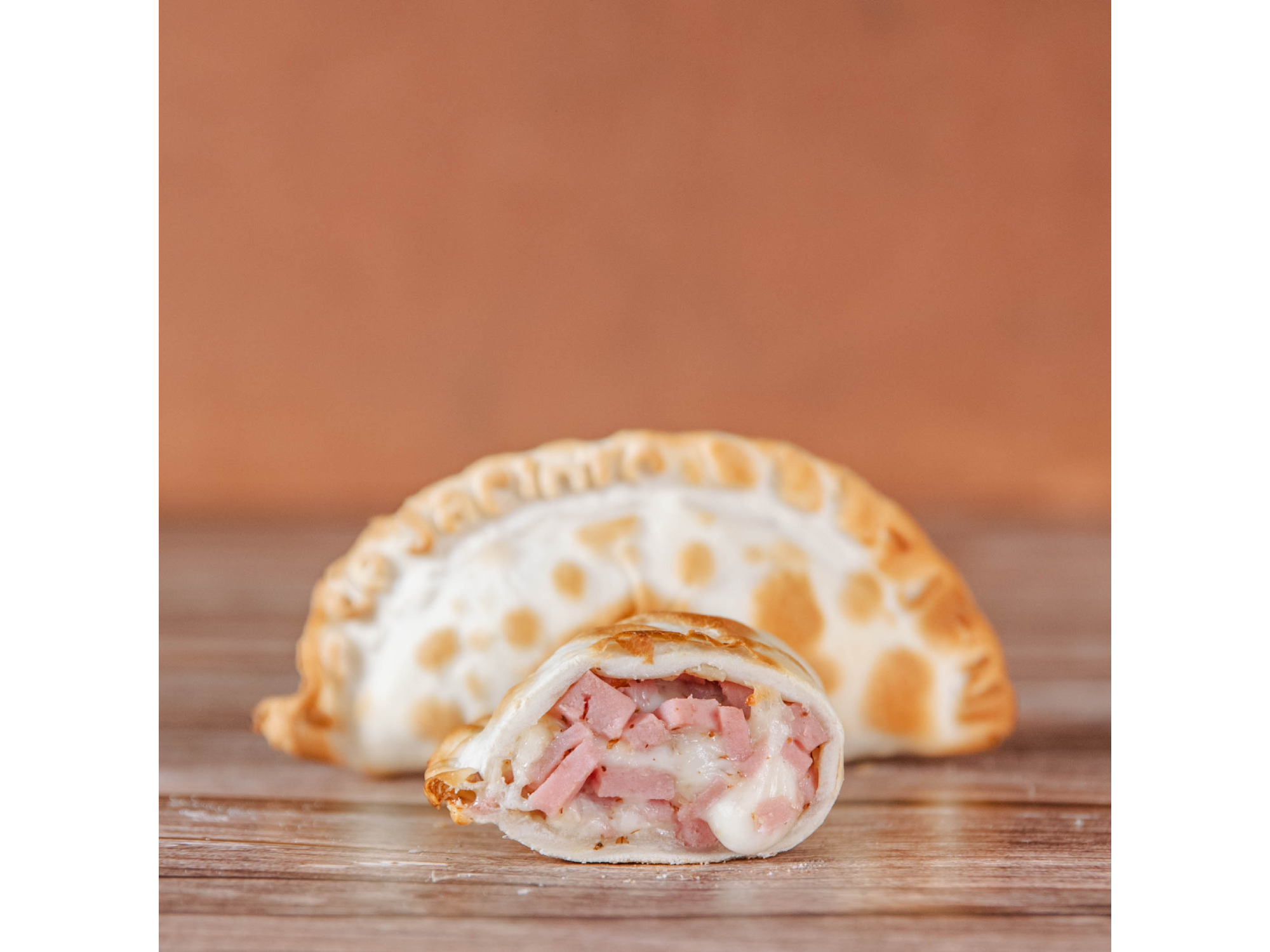 EMPANADA TRENTINA EN CAJA X 30 UNIDADES