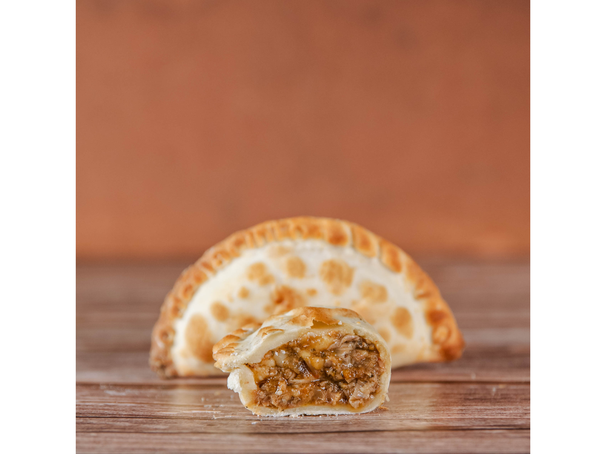 VACIO Y PROVOLONE - CAJA X 17 UNIDADES (CADA UNIDAD TRAE 4 EMPANADAS)